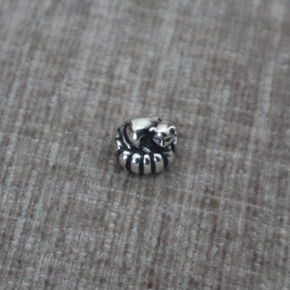 Pandora Cozy Cat On Pillow Charm (Retired)
